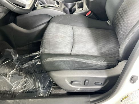 Used 2020 Nissan Rogue SV AWD/4WD image 18
