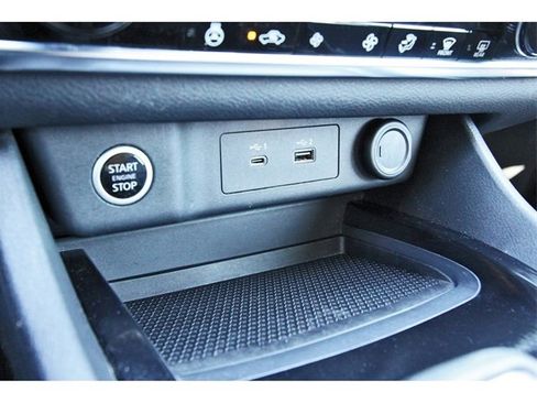 Used 2021 Nissan Rogue SV w/ Premium Package image 26