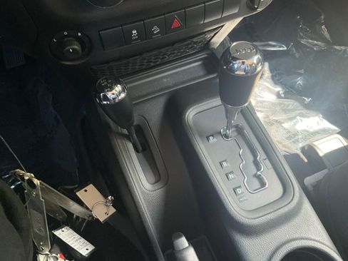 Used 2013 Jeep Wrangler Sport AWD/4WD image 21
