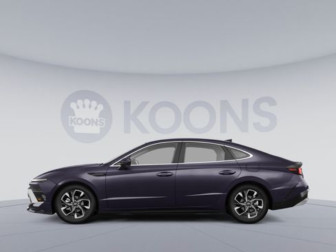 Certified 2025 Hyundai Sonata SEL FWD image 2