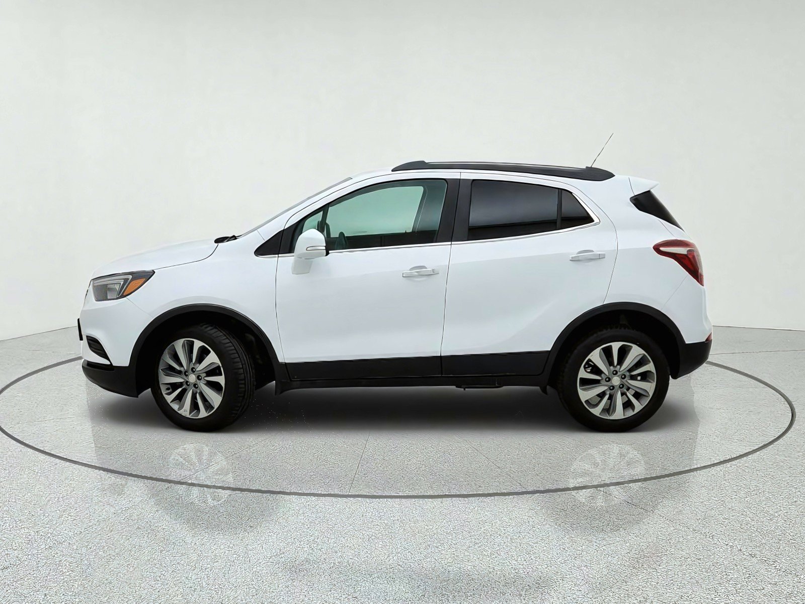 Used 2019 Buick Encore Preferred AWD/4WD image 14