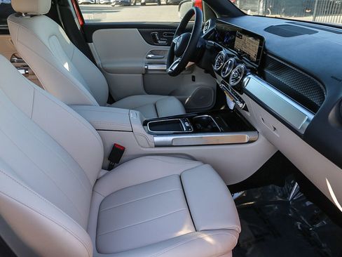 Used 2024 Mercedes-Benz EQB 300 4MATIC image 20