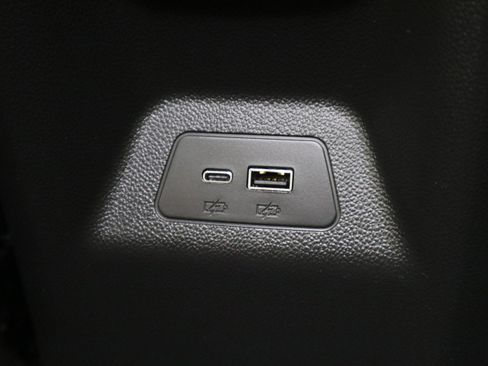 Used 2025 Buick Envision Preferred image 17