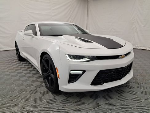 Used 2017 Chevrolet Camaro SS image 2