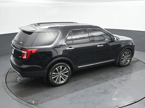 Used 2017 Ford Explorer Platinum image 38