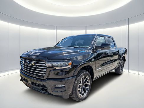New 2026 RAM 1500 Laramie w/ Laramie Preferred Package AWD/4WD image 8