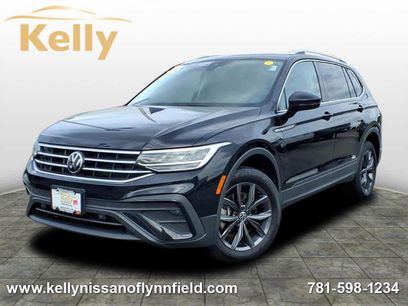 Used 2022 Volkswagen Tiguan SE w/ Panoramic Sunroof Package