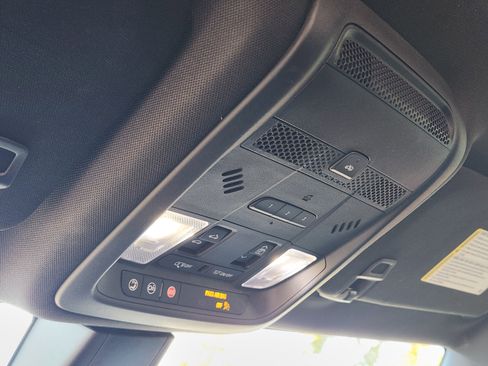 Used 2020 Cadillac XT6 Premium Luxury image 35