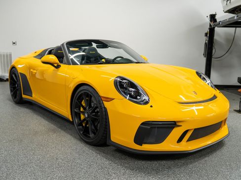 Used 2019 Porsche 911 Speedster RWD image 3