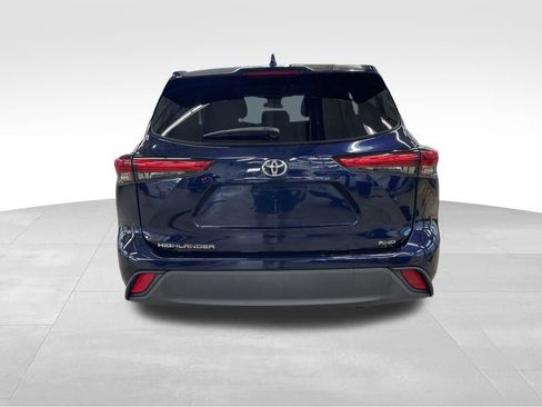 Used 2021 Toyota Highlander L AWD/4WD image 29