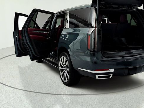 Used 2026 Cadillac Escalade Luxury w/ Touring Package AWD/4WD image 11