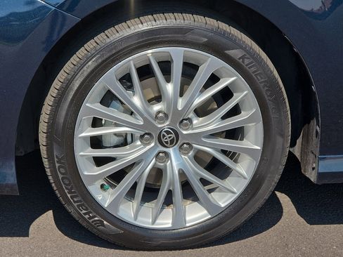 Used 2020 Toyota Camry XLE image 24