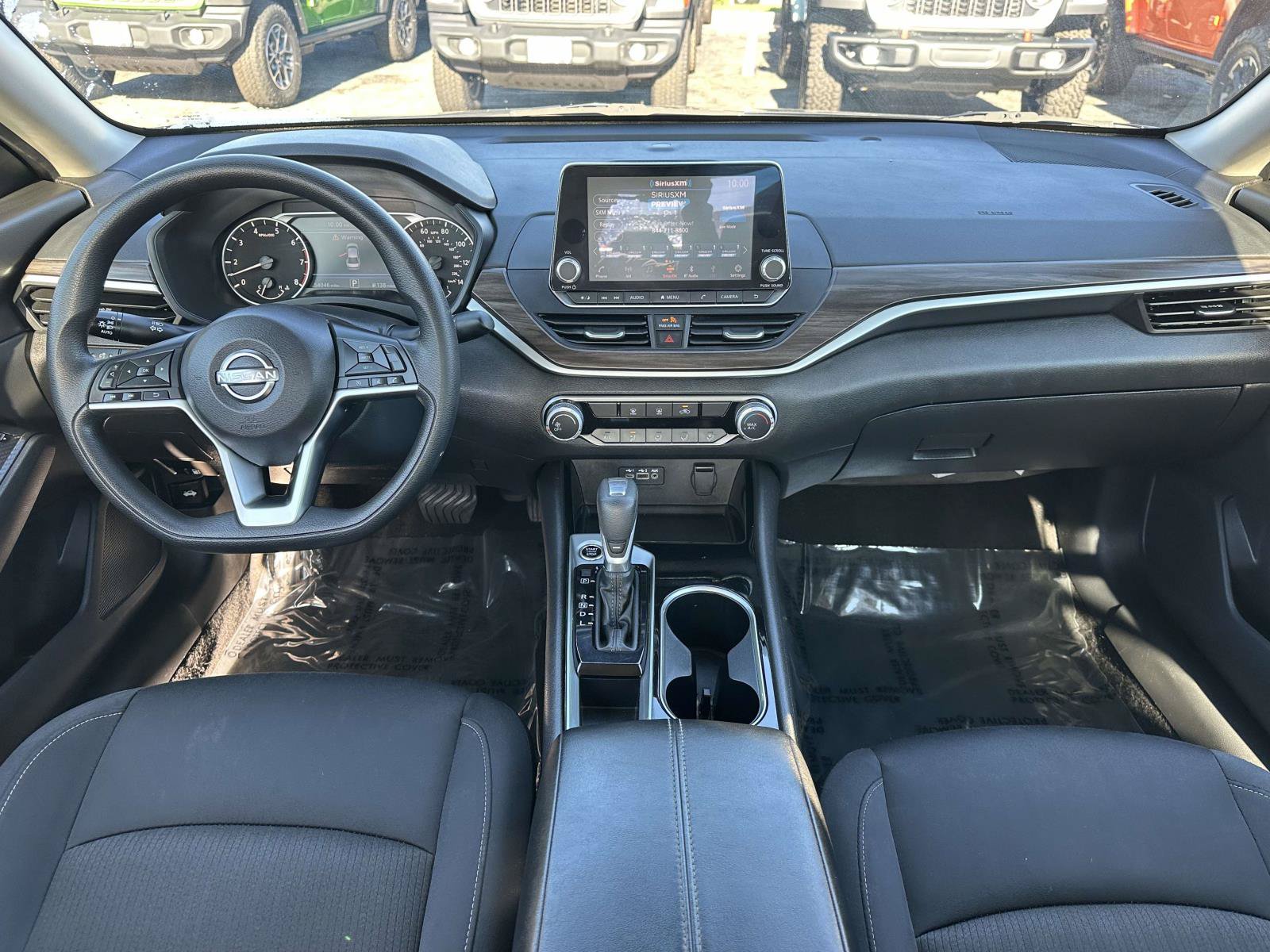 Used 2024 Nissan Altima 2.5 SV FWD image 9