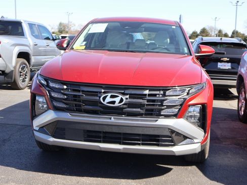 Certified 2025 Hyundai Tucson SE image 10