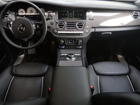 Used 2019 Rolls-Royce Ghost RWD image 4