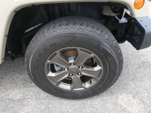 Used 2018 Jeep Wrangler Sport AWD/4WD image 26