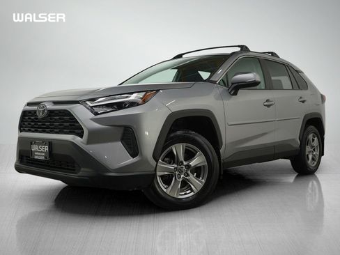Used 2022 Toyota RAV4 XLE image 1