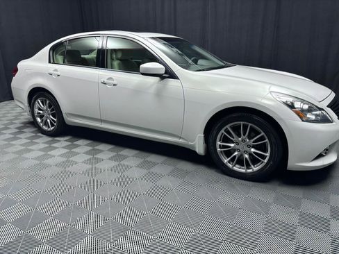 Used 2011 INFINITI G37 x Sedan w/ Premium Pkg image 15