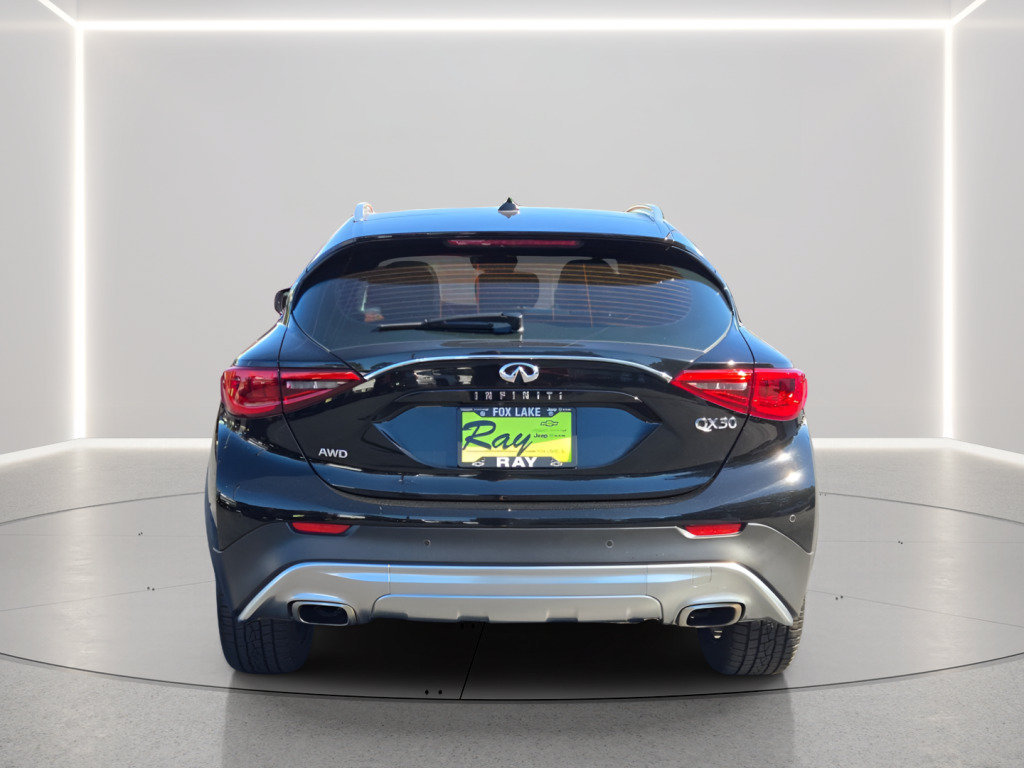 Used 2018 INFINITI QX30 Premium w/ Navigation Package AWD/4WD image 16