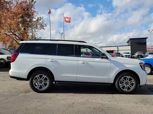 New 2025 Ford Expedition Active image 6