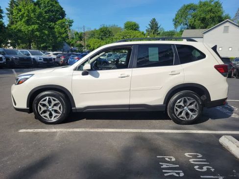Used 2021 Subaru Forester Premium AWD/4WD image 7