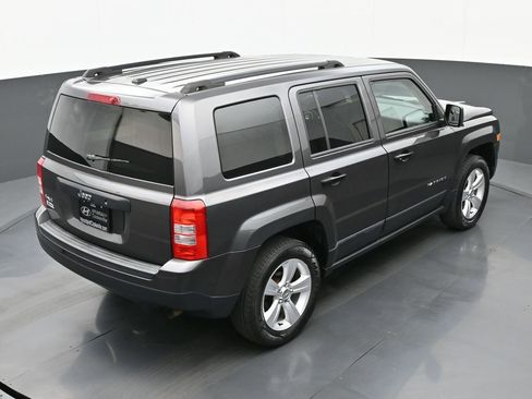Used 2017 Jeep Patriot Sport image 31