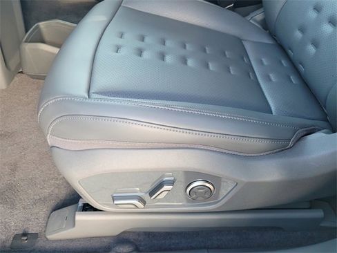 Used 2026 Kia EV9 Wind image 25