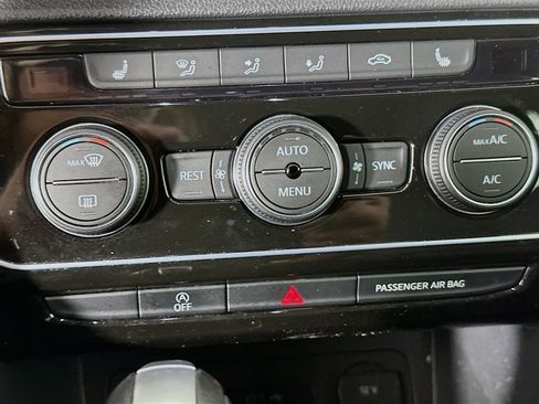 Used 2022 Volkswagen Atlas SE FWD image 22