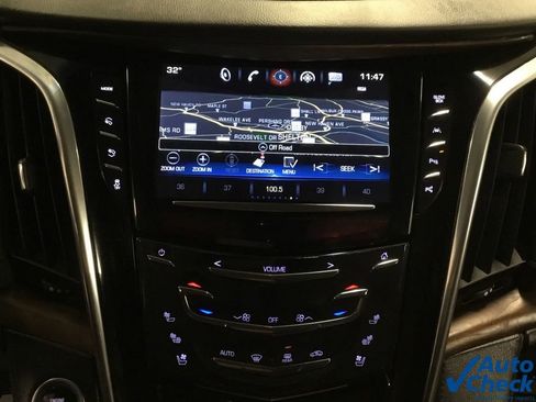 Used 2017 Cadillac Escalade Premium Luxury image 51