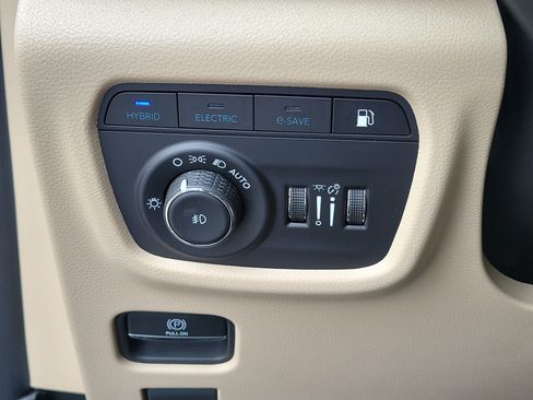 Used 2022 Jeep Grand Cherokee Limited 4xe w/ MOPAR Finishing Package AWD/4WD image 21