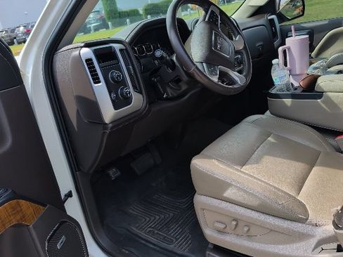 Used 2014 GMC Sierra 1500 SLT w/ SLT Crew Cab Value Package AWD/4WD image 16
