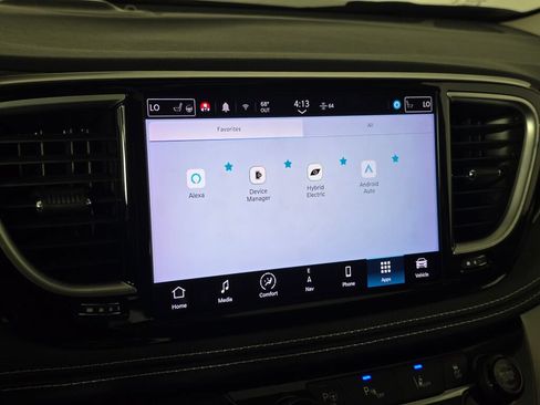 Used 2022 Chrysler Pacifica Limited w/ Uconnect Theater Family Group FWD image 24