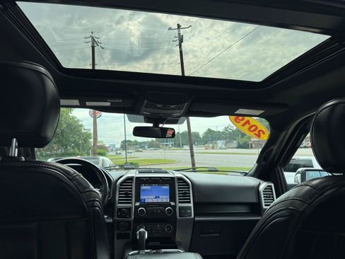 Used 2019 Ford F150 Platinum w/ Equipment Group 701A Luxury AWD/4WD image 17