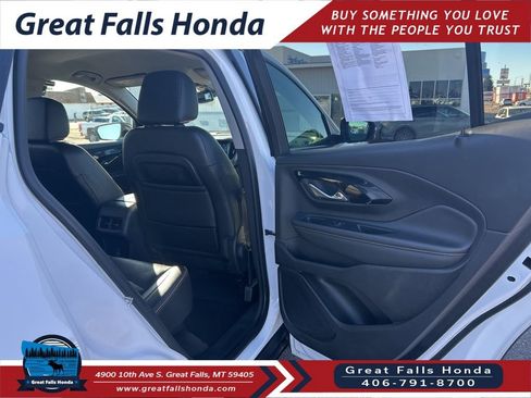 Used 2023 GMC Terrain AT4 image 24