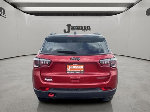 Used 2025 Jeep Compass Trailhawk AWD/4WD image 3