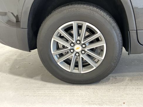 Used 2023 Chevrolet Traverse LT FWD image 10