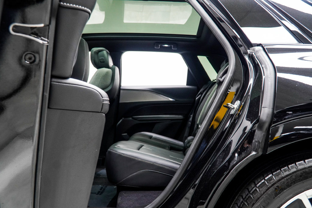 Used 2024 Cadillac Lyriq Tech RWD image 41