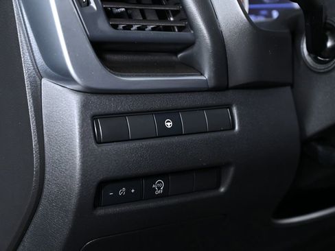 Used 2023 Nissan Rogue SV image 22