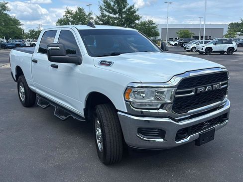 Used 2024 RAM 3500 Tradesman w/ Chrome Appearance Group AWD/4WD image 8