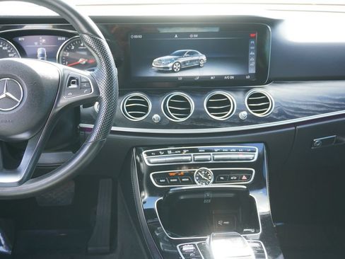 Used 2017 Mercedes-Benz E 300 image 21