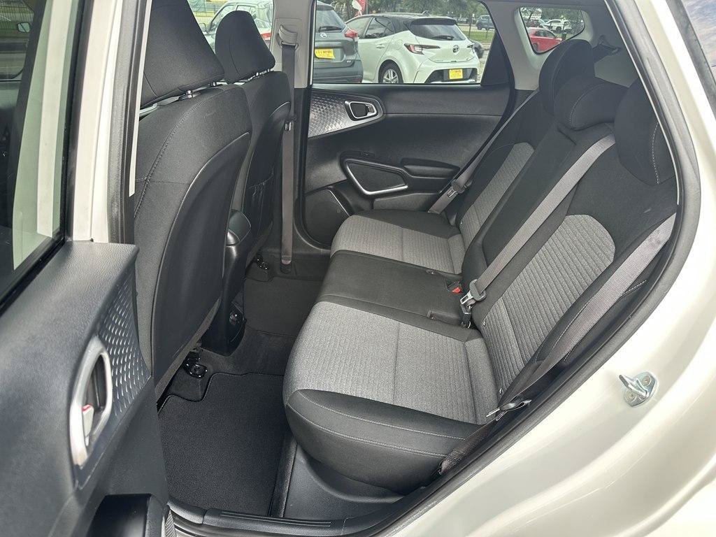 Used 2022 Kia Soul EX FWD image 9