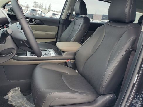 New 2026 Kia Carnival image 6