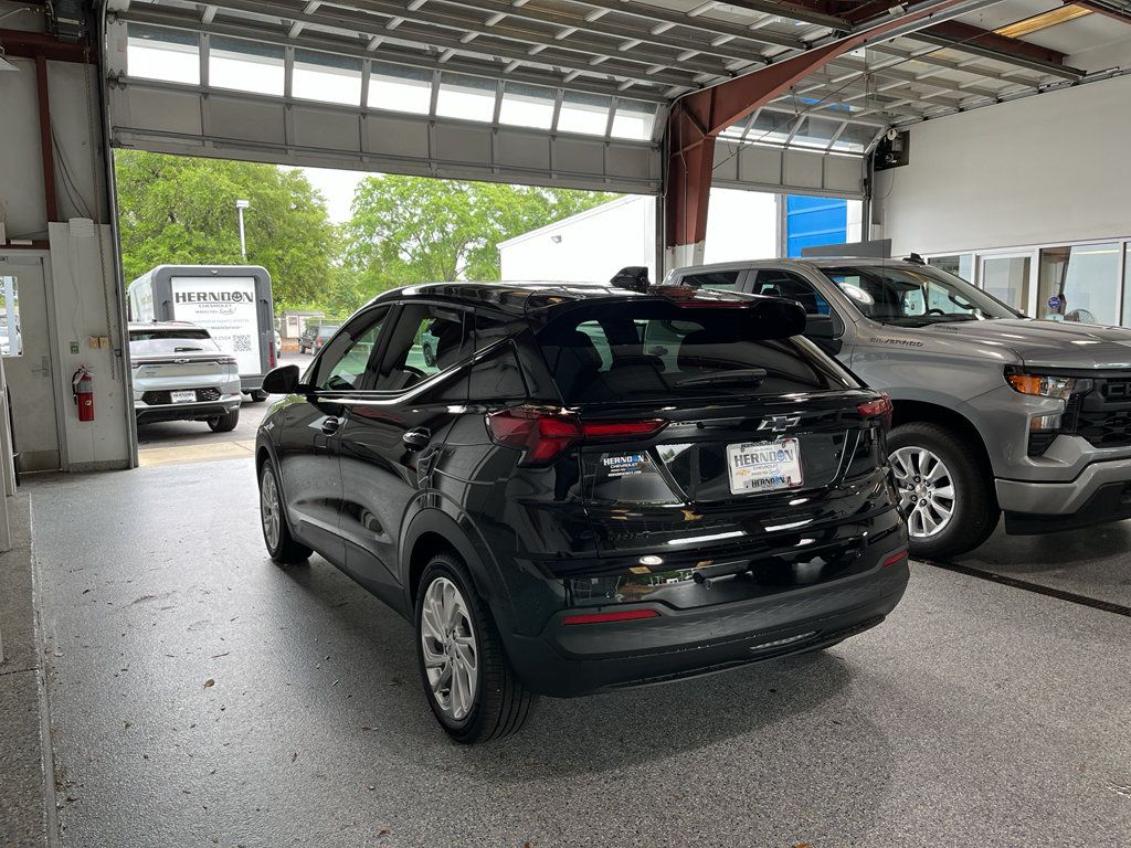 New 2027 Chevrolet Bolt LT w/ Comfort Package FWD image 6