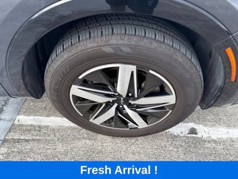 Used 2023 Kia Sorento EX w/ Panoramic Sunroof Package FWD image 24