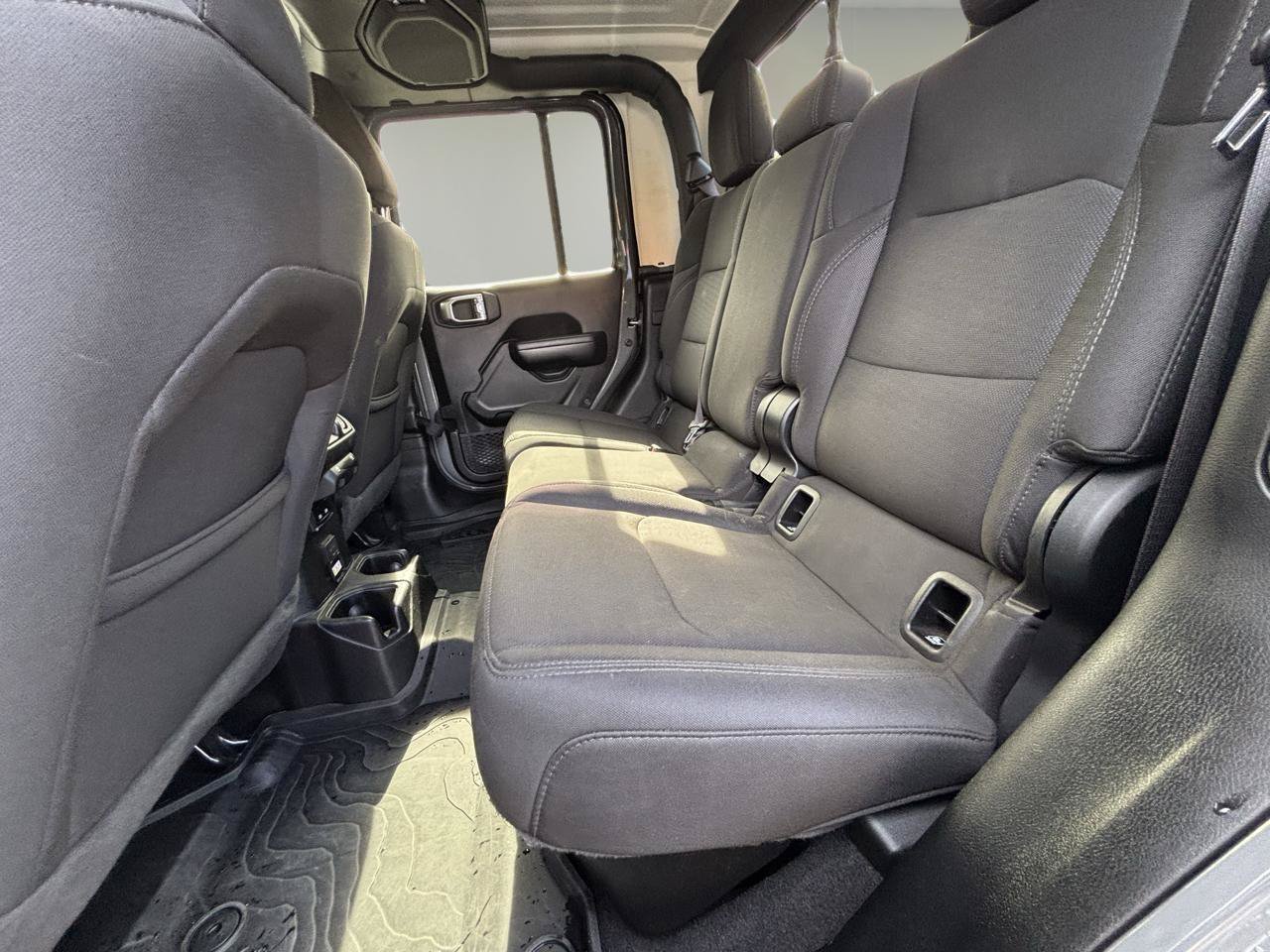 Used 2021 Jeep Gladiator Sport AWD/4WD image 17
