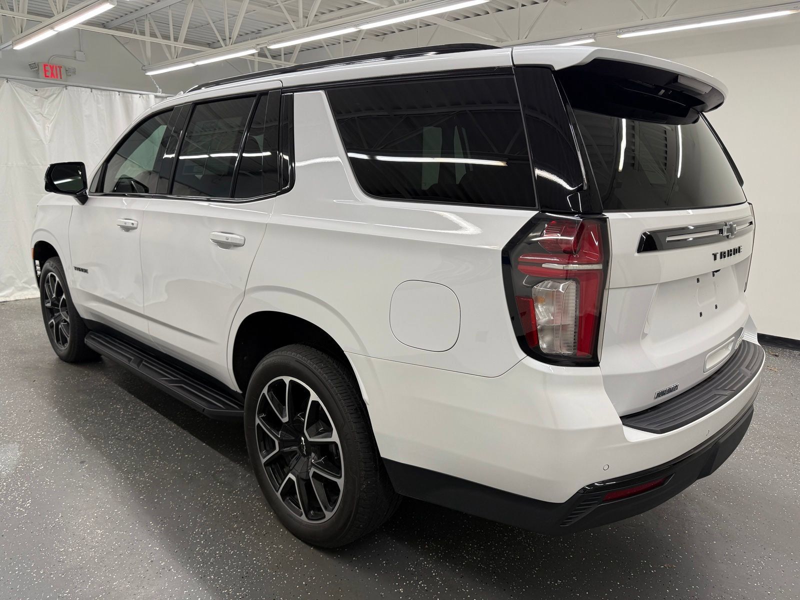 Used 2023 Chevrolet Tahoe RST w/ Luxury Package AWD/4WD image 3