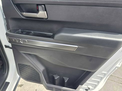 Used 2025 Toyota Tacoma TRD Off-Road image 13