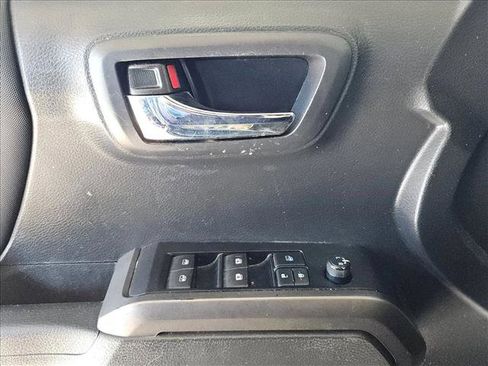 Used 2023 Toyota Tacoma TRD Sport image 6