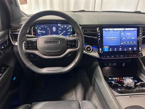 Used 2023 Jeep Grand Wagoneer Series III AWD/4WD image 3