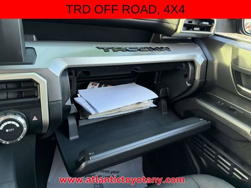 Used 2024 Toyota Tacoma TRD Off-Road AWD/4WD image 31